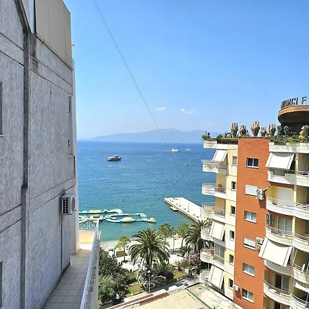 Blue Horizons 公寓 Sarandë